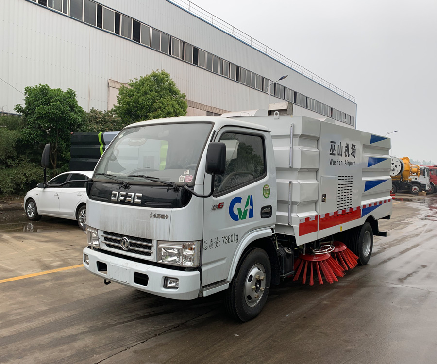 东风小多利卡扫路车