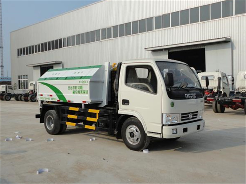 东风小多利卡勾臂垃圾车（4-5方）