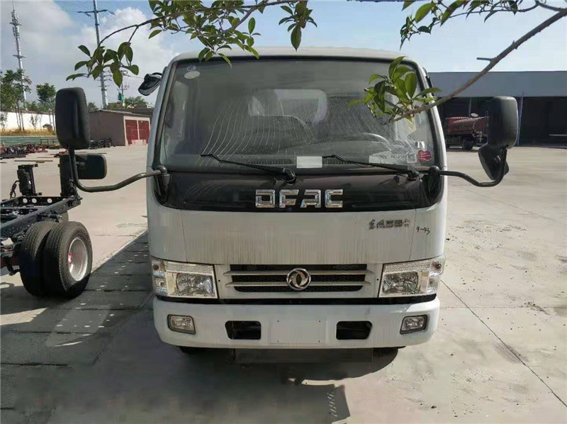 东风多利卡蓝牌一拖二道路救援车